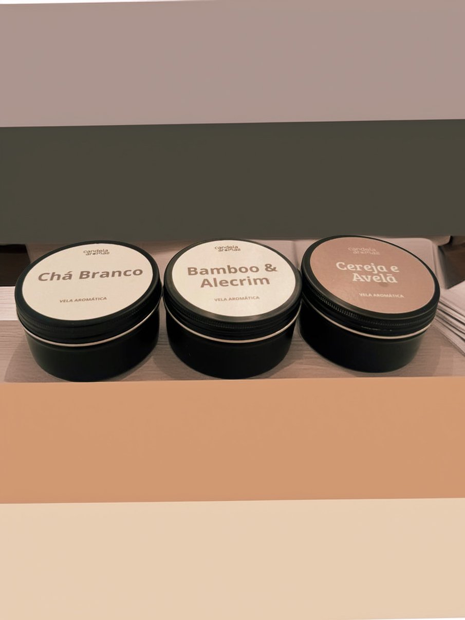 Velas aromáticas Candela Aromas em fundo neutro