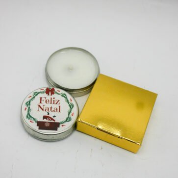 Mini vela natalina em lata decorada com caixa dourada presenteável.