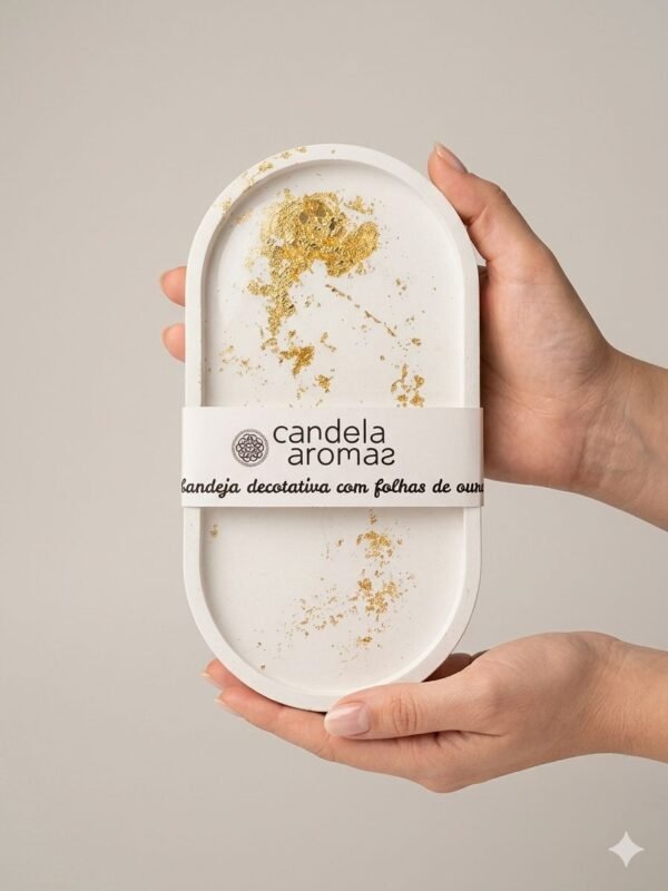 Bandeja tamanho com folhas de ouro ou estampa temática